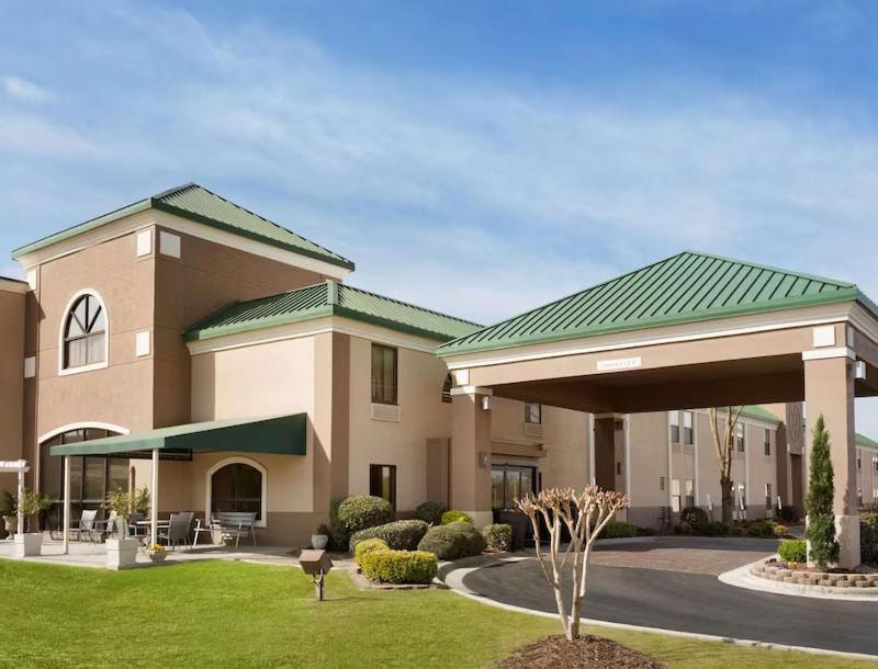 Spark By Hilton Spring Lake Fayetteville Exterior foto
